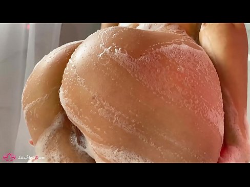 ❤️ Brunette Anapiga Pussy kwa Pussy kwa Vibrator hadi Orgasm kali katika Shower ❤️❌ ️❤